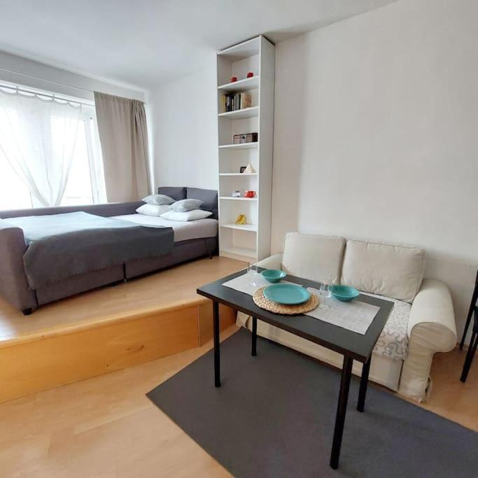 Centrum Studio Apartment With The Self-Check-In Bratislava Exterior photo
