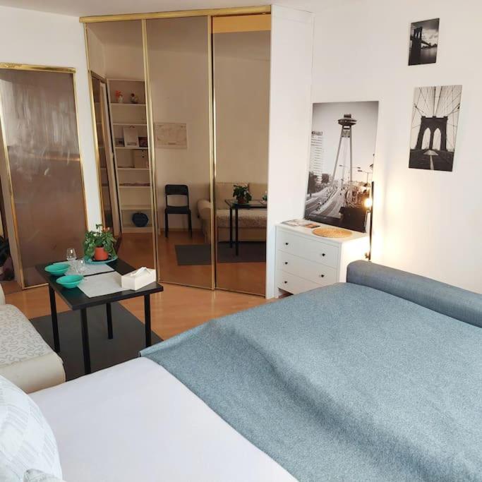 Centrum Studio Apartment With The Self-Check-In Bratislava Exterior photo